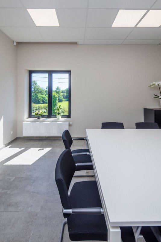 Storebox bureau met raam